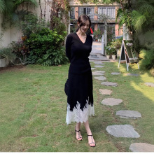 南油高端女装秋季新款法式优雅风V领针织上衣+蕾丝拼接半身裙套装