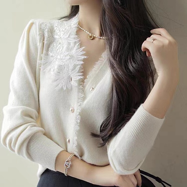 Lace Three-Dimensional Floral Knit Cardigan, Elegant and Luxurious, Age-Reducing, Casual, Loose-Fitting, Long-Sleeve V-Neck Cardigan