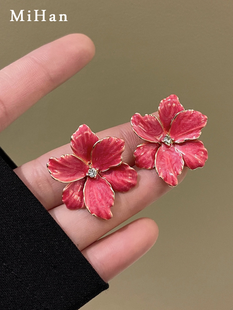 Brand elegant fashionable earrings