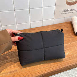 高级感菱格翻盖秋冬新款休闲平板手提包百搭柔软羽绒大容量收纳袋