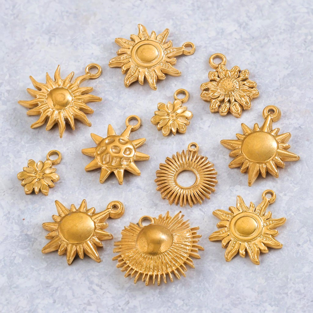 3g Weight Pendant Jewelry Making Type 18K Gold Plated Plating Material Pendant Classification 5 PCS/Package Quantity 304 Stainless Steel Material Sun, Flower Pattern All Seasons Season Plating Design Retro, Classic Style Style 5 PCS/Package 304 Stainless Steel 18K Gold Plated Sun Flower Pendant Pendant 3