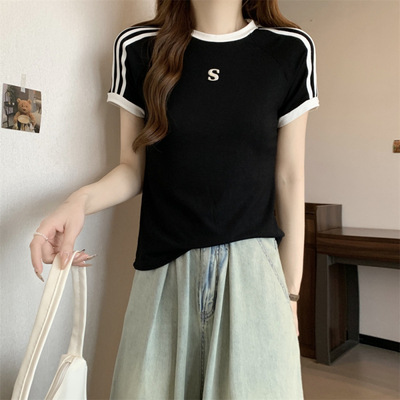 Summer wear new pattern Hit color Short sleeved T-shirt Self cultivation Show thin stripe half sleeve jacket Internal lap Base coat ins