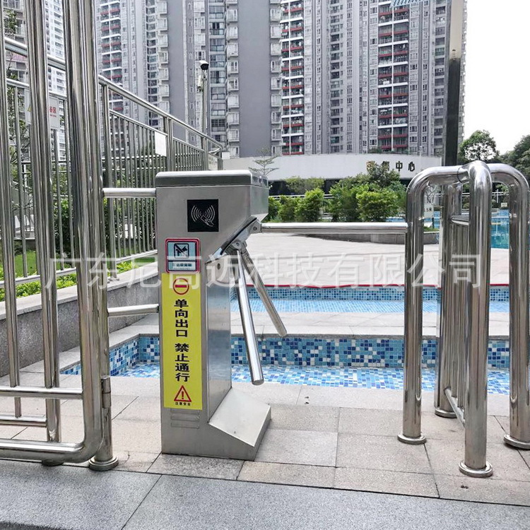 广州小区游泳池单向三辊门通道匝档三杆旋转滚闸景区手推三叉闸机