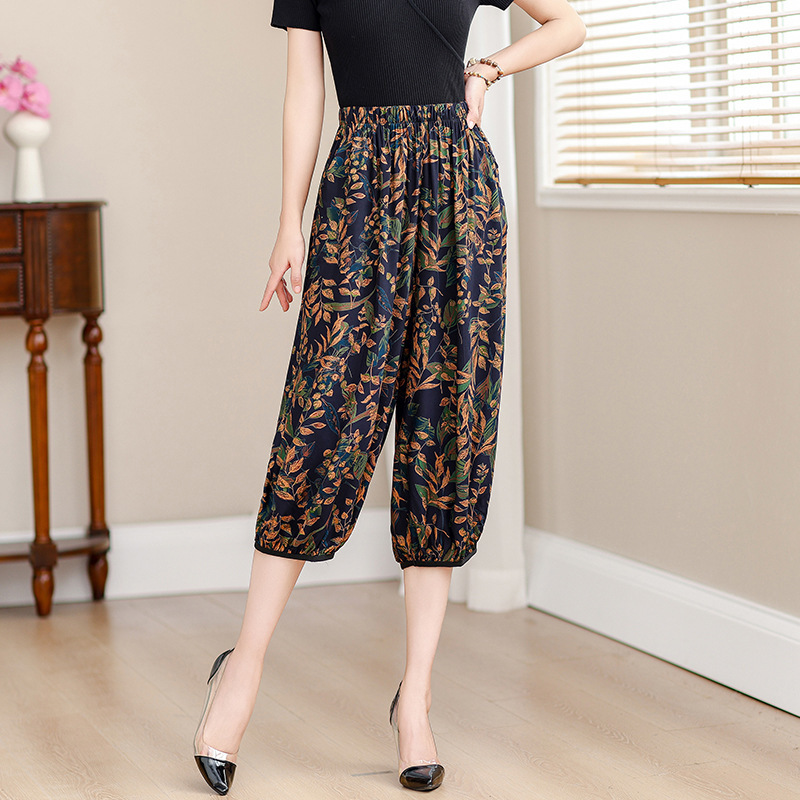 Summer Cotton Silk Women's Harem Pants for Middle-Aged and Elderly, Plus Size Elastic Waist Mom-Style Casual Pants, Elderly Women's Five-Point Pants