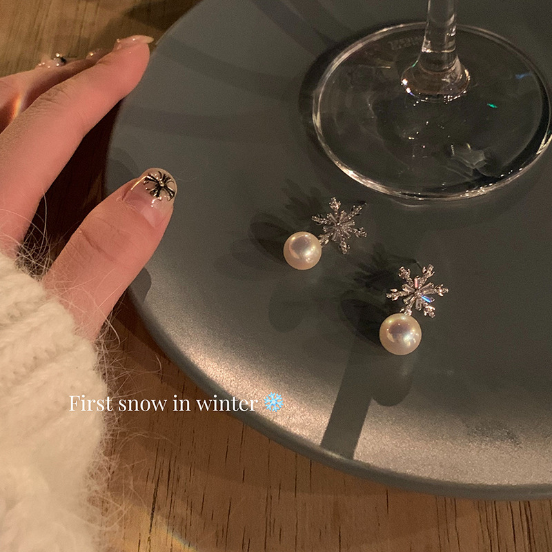 秋冬雪花聖誕珍珠耳環高級感小眾設計耳飾女蚊香盤耳夾無耳洞耳釘