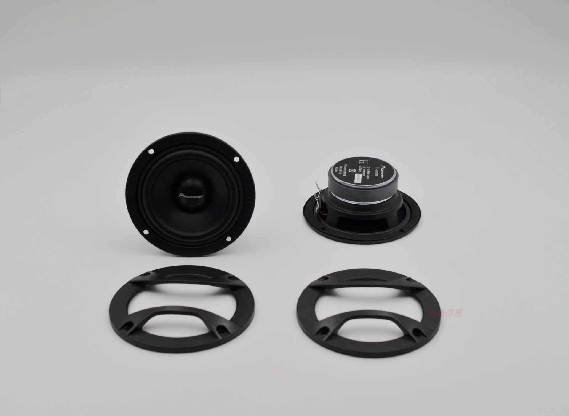 Pioneer three-frequency car audio speaker bass shock alto full and powerful treble clear and transparent with layers