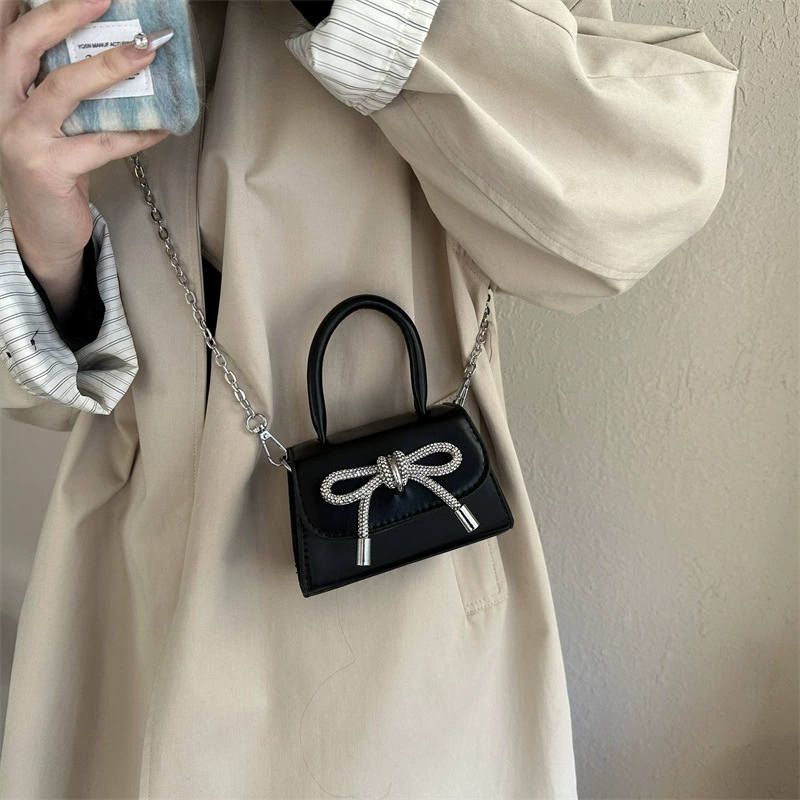 Small chain with bow, one-shoulder bag, shoulder bag, 2023 collection