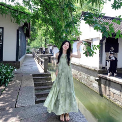新しい中国風の女性のノースリーブホルターネックドレス夏クールでリラックスしたサスペンダーグリーン花柄ロングスカート