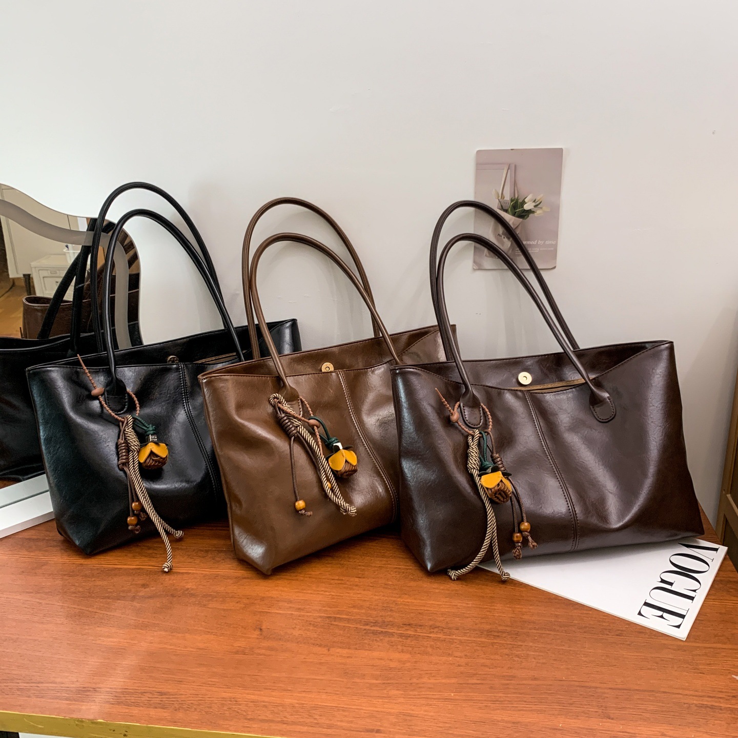 Retro Shoulder Bag For Women Large Capacity Stylish Versatile Purse_voghion.com