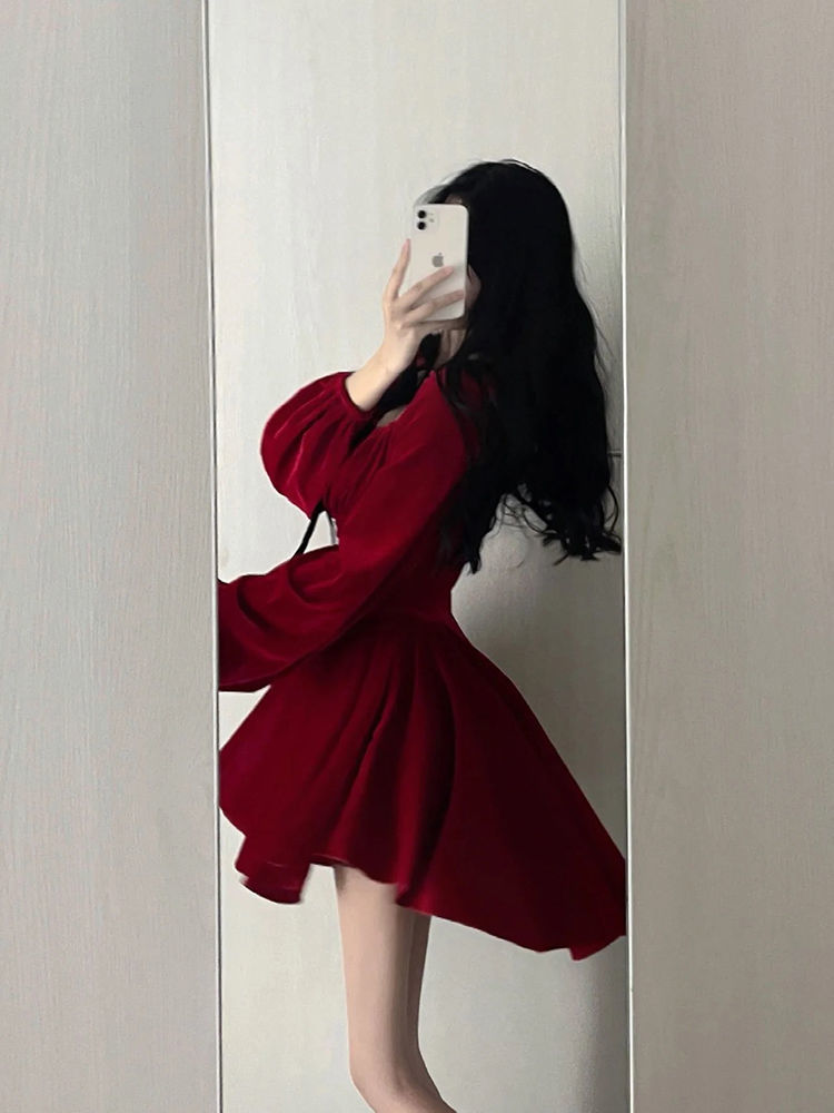 红色丝绒新年连衣裙战袍新款秋高腰冬圣诞气质裙子礼服女