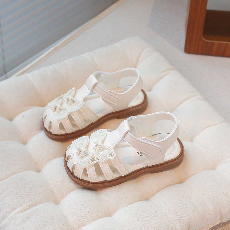 2026 verano de las niñas con una base suave sandalias cómodas nuevas sandalias para niños zapatos de playa de moda versátiles image 3