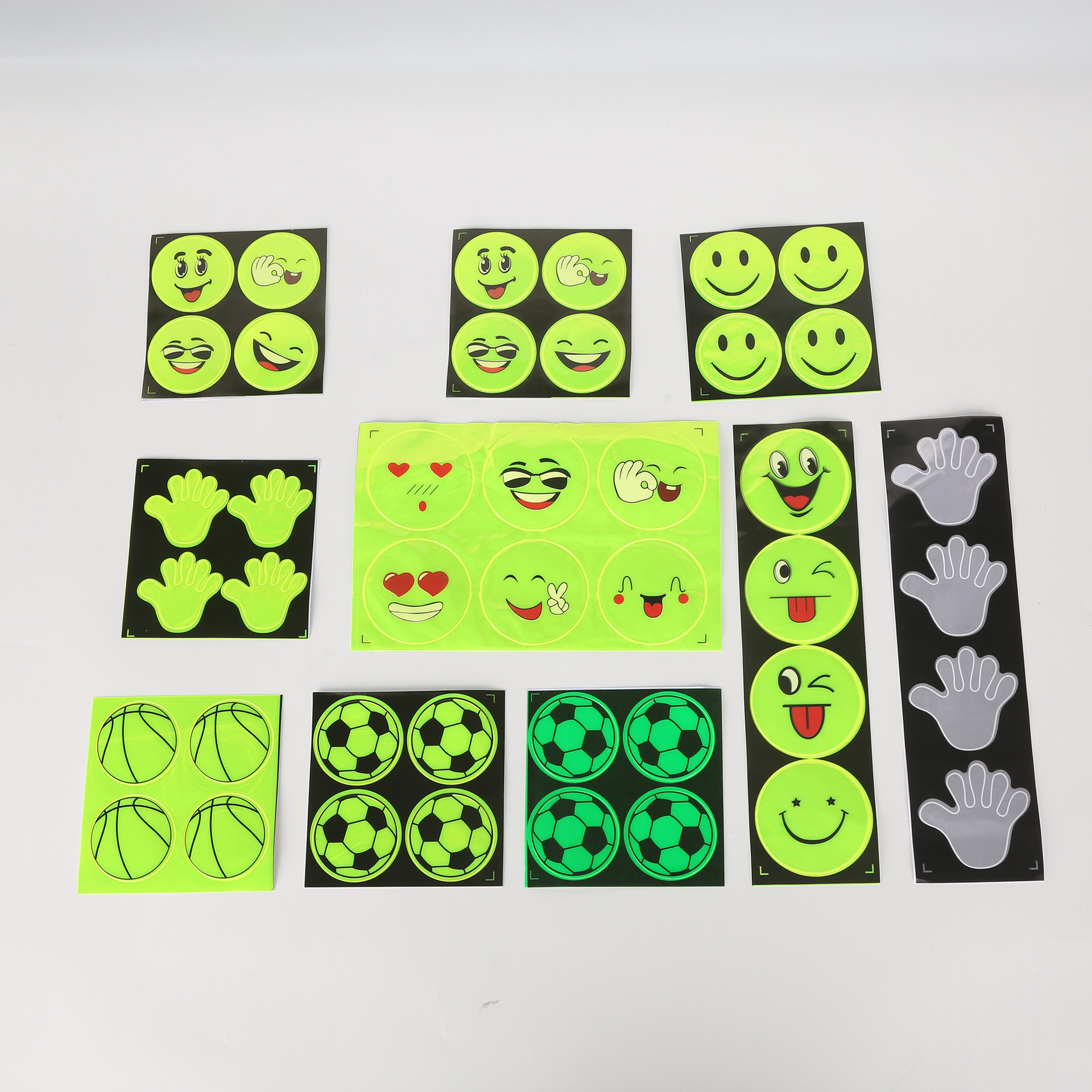 厂家直销防水反光笑脸贴纸汽车贴书包自行车反光贴安全警示贴批发