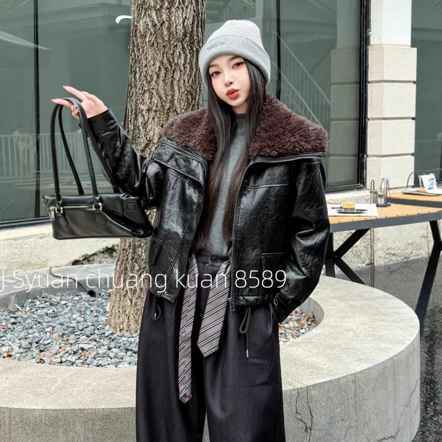 American Retro Lapel Leather Lamb Fur Coat for Petite Women, Winter 2025 New Cool and Stylish Jacket