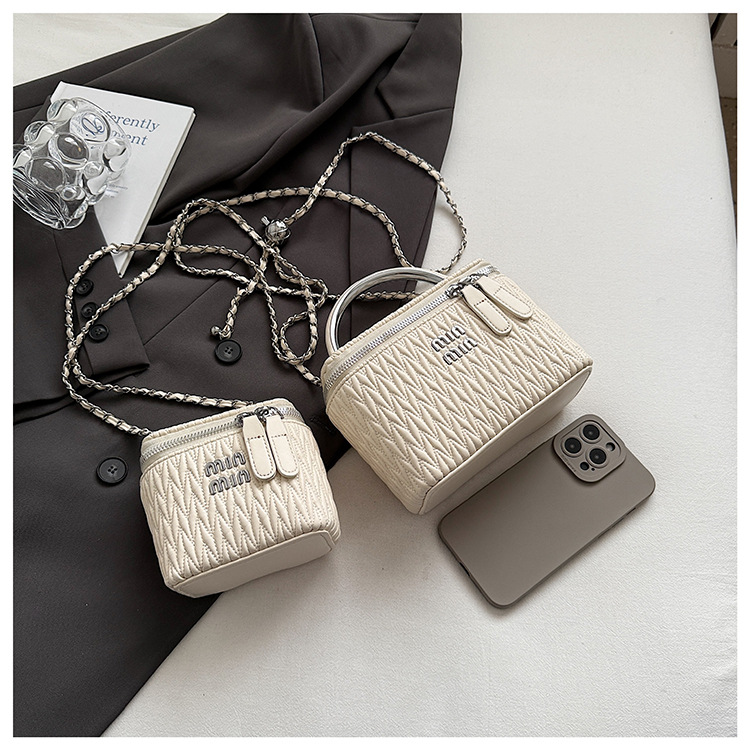 Soft surface pleated bucket bag for women, 2025 new style hand-held hard shell cosmetic box bag, crossbody single-shoulder mobile phone bag undefined
