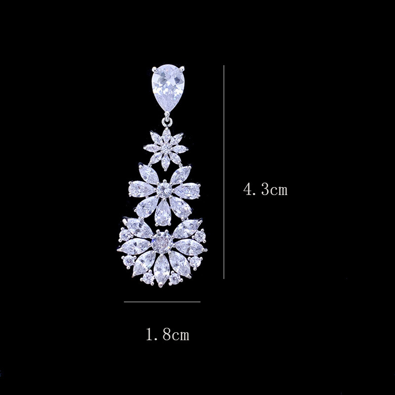 1 Paire Élégant Fleur Incruster Le Cuivre Zircon Boucles D'oreilles display picture 1