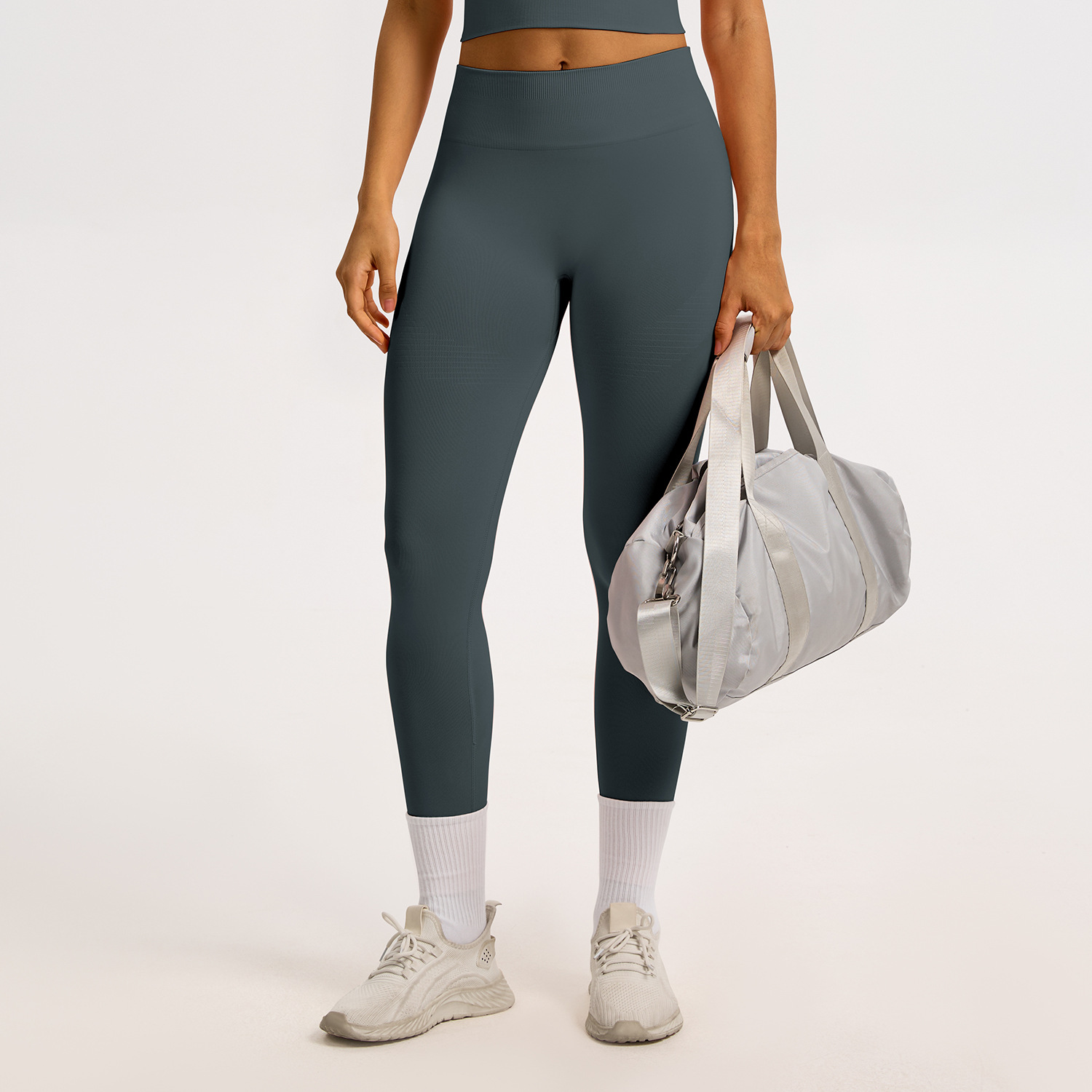 Pantalones grises oscuros