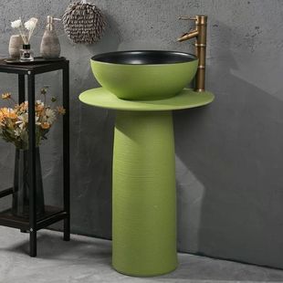 С���;Gɫ����ʽϴĘ���l���g���Wһ�w���ʽϴ�������ͥԺˮ��