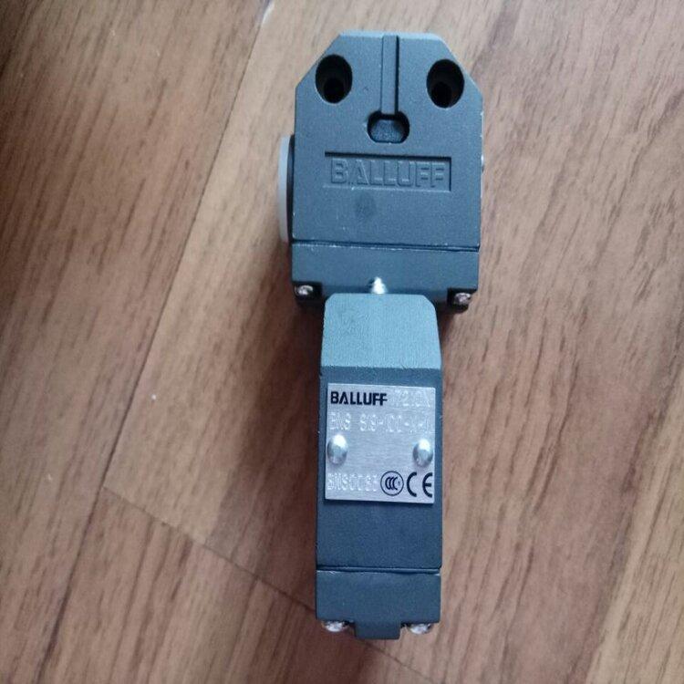 巴鲁夫电感式接近开关 BES M30MM-PSC30F-S04K订货号BES00AZ