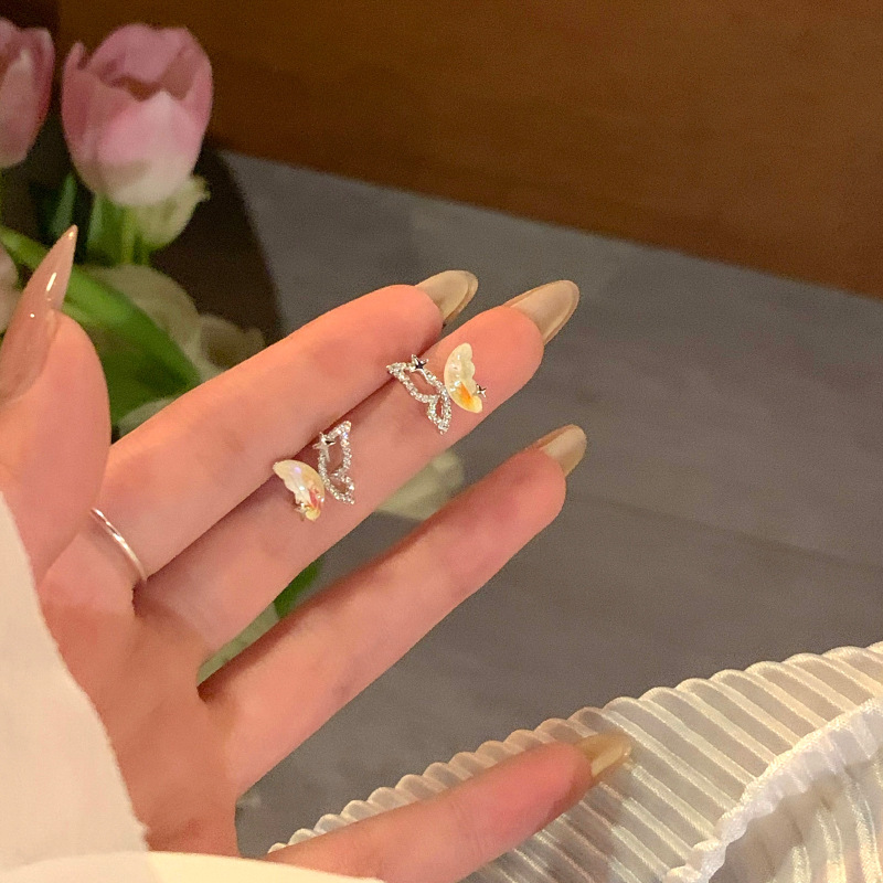 Smart colorful butterfly earrings, light luxury niche earrings, high-end earrings for women without pierced ears, mosquito coil disc ear clips