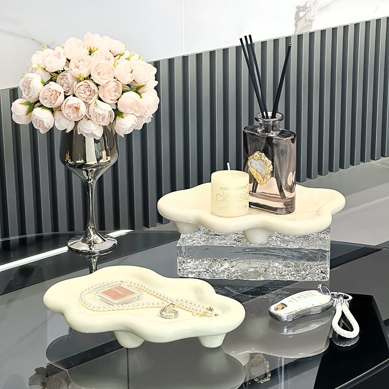 Cerámica nubes llaves de almacenamiento puerta de entrada decoración de escritorio de lujo ligero de alto grado tocador joyería bandeja de almacenamiento estante