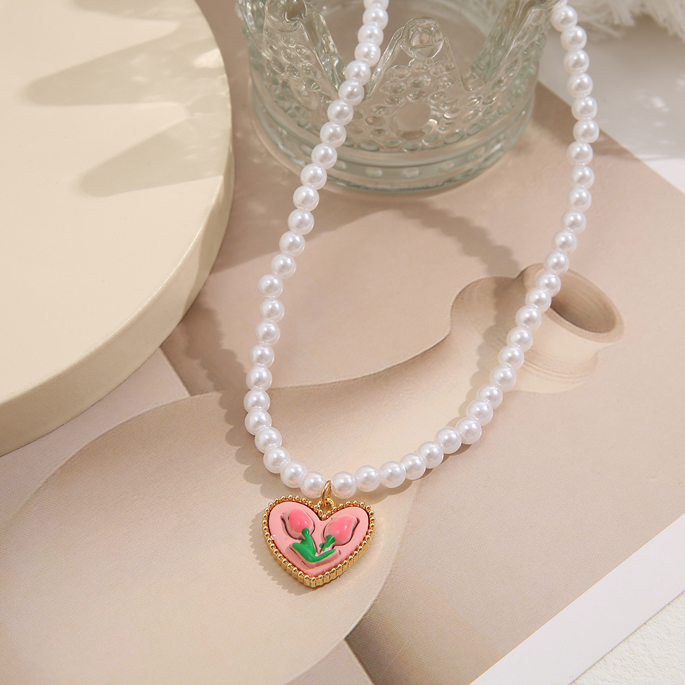 Retro Heart Shape Artificial Pearl Alloy Beaded Women's Pendant Necklace 1 Piece display picture 4