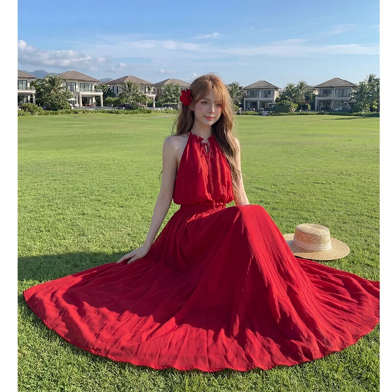 French-style holiday red halter neck dress for women, 2026 summer new model, slimming and elegant ankle-length dress for the seaside beach