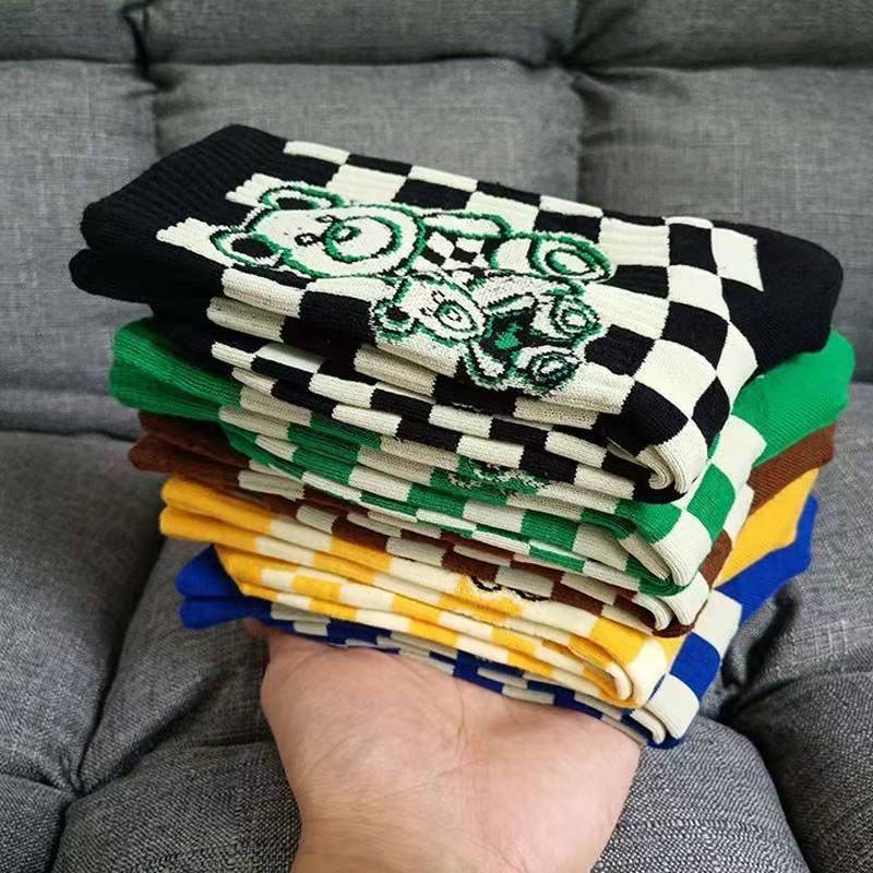 Green Checkerboard Crew Socks With Little Bear Print For Men_voghion.com
