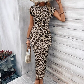 连衣裙;女式衬衫;时尚休闲套装