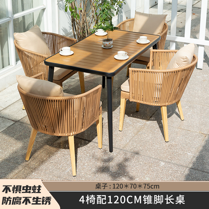 4 sillas con mesa larga de pie cónico de 120cm