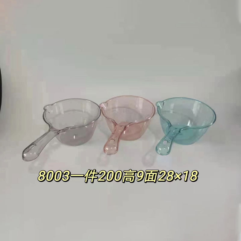 Hogar plástico mango largo colgante agua cuchara cocina agua cuchara engrosada grandes niños bebé baño cucharón al por mayor