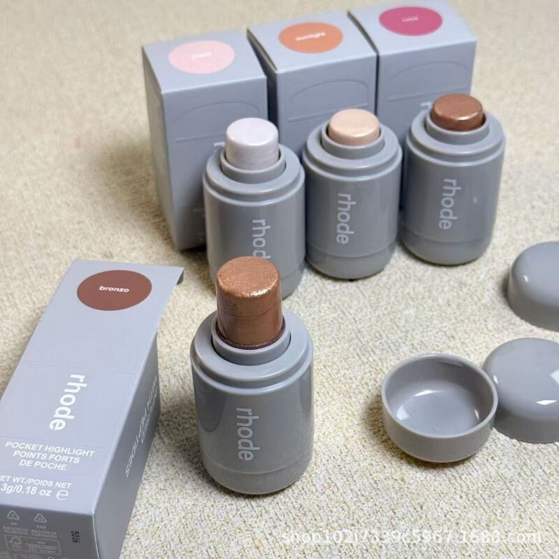 Rhode skin new blush stick highlighter hailey piggy/freckle dual-use blush for lips and cheeks Rhode skin new blush stick highlighter hailey piggy/freckle dual-use blush for lips and cheeks