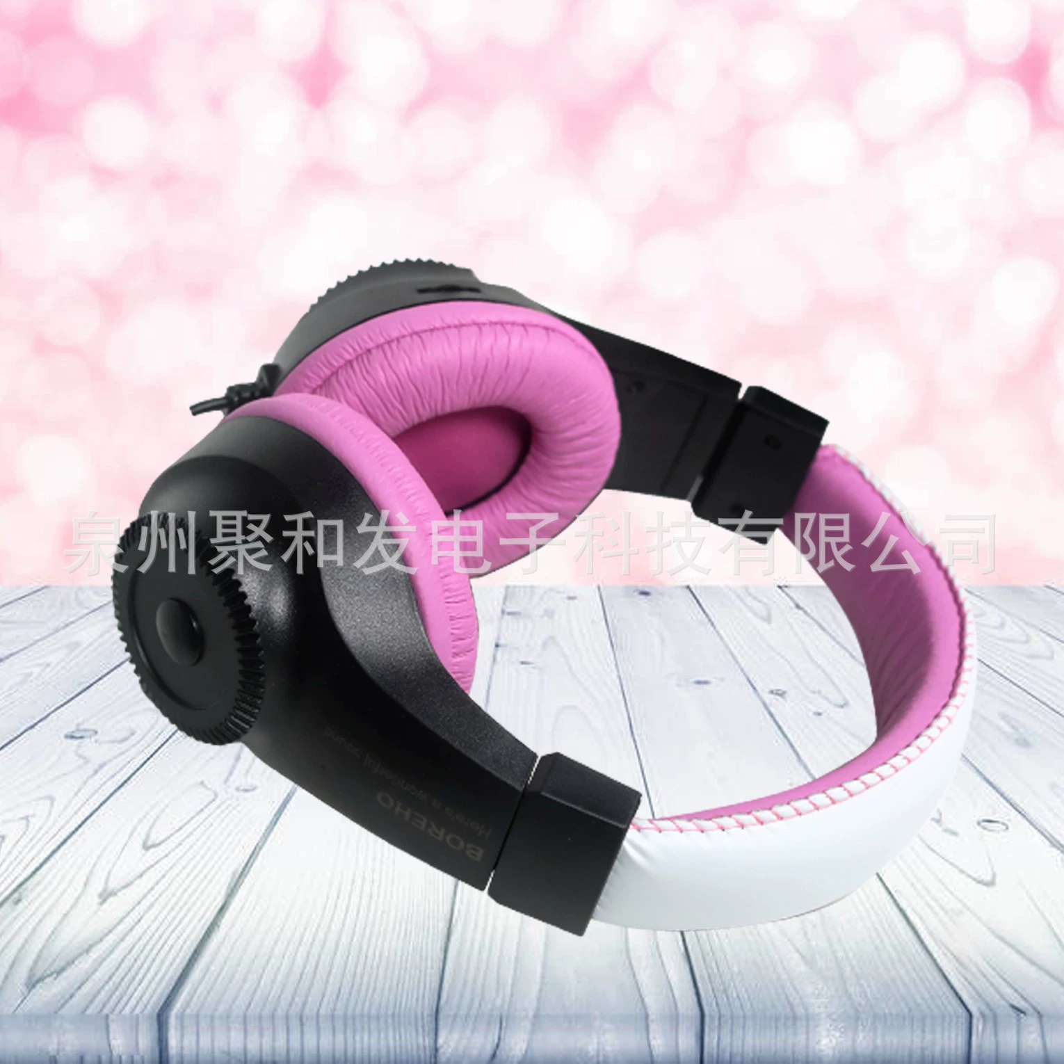 Compatible electronic musical instruments, synthesizer, guitar, headphones, 3