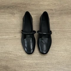 レトロ浅口ラウンドトゥ椿シングルシューズ女性英国風厚底ヒール通勤万能メリージェーンシューズ
