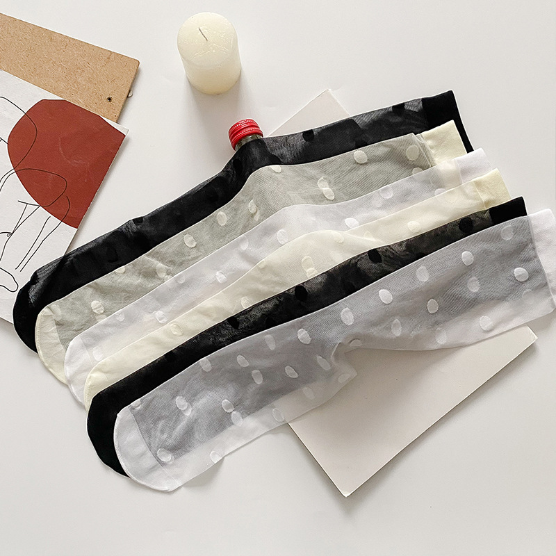 Calcetines delgados de la pantorrilla del verano de las mujeres punto redondo grande respirable mediados de la pantorrilla estilo universitario sexy calcetines de color sólido blanco y negro al por mayor