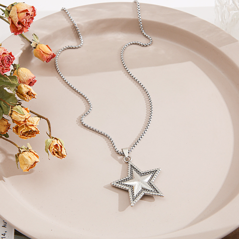 Fashion Pentagram Alloy Pendant Necklace