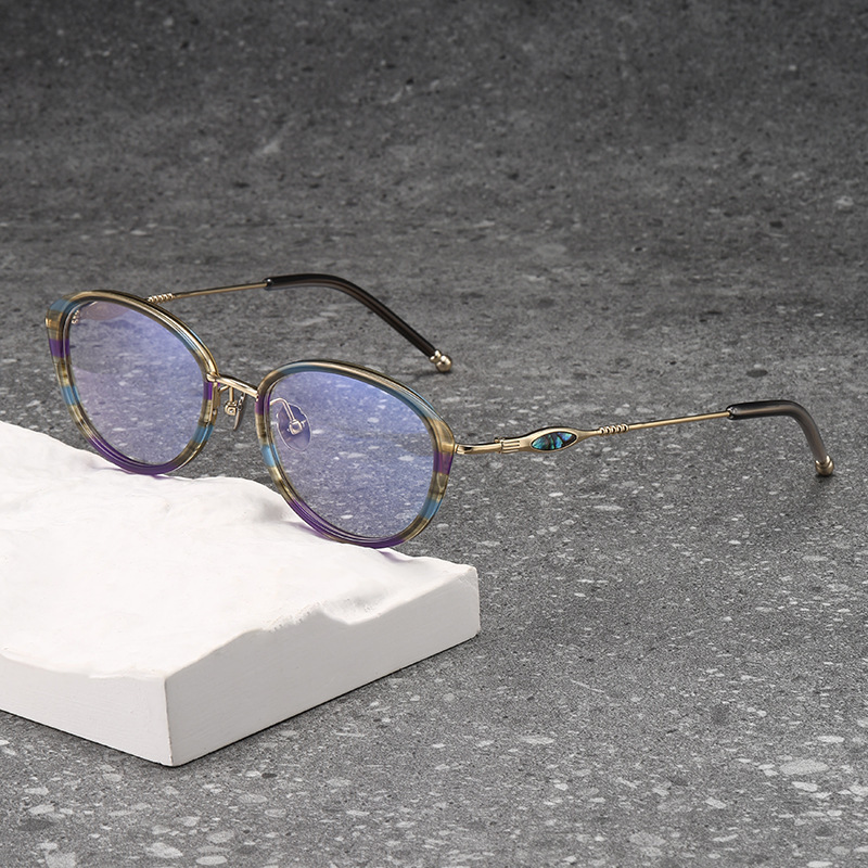 Fashionable Pure Titanium Glasses with an Oval Design, Ultra-Light and Comfortable, Versatile for Commuting, Deep Sea Abalone Shell Eyeglass Frames