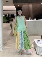 绿色系穿搭女装夏季古早味青提果绿V领花边背心碎花半身裙两件套