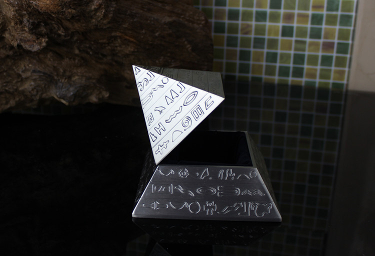 金字塔首饰盒