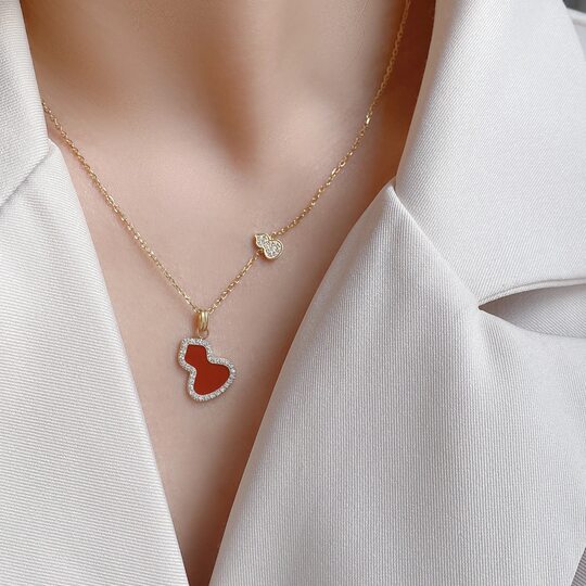 Titanium steel material necklace wholesale Red simple new fashion necklace female gourd lucky transfer clavicle chain Korean version