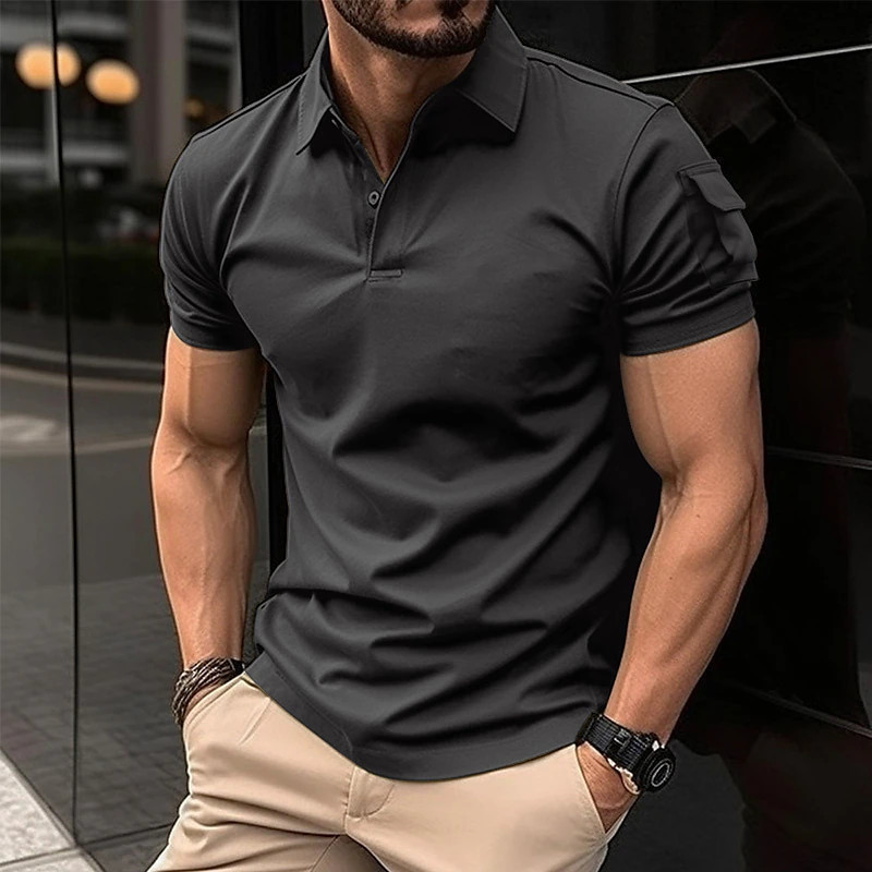 Polo da uomo monocromo a maniche corte con tasca sulla manica_voghion.com