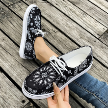 秋季2025新款透气牛仔布鞋女款防滑运动休闲板鞋百搭个性潮鞋批发