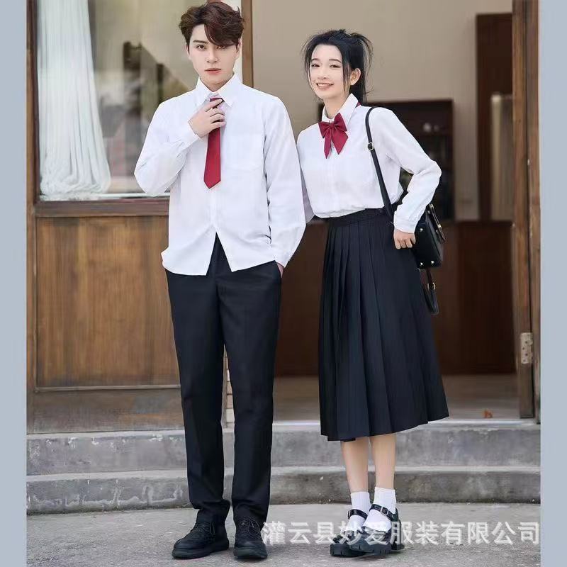 Graduation season class uniforms, college and junior high school student sports day recitation choir group photo set, summer school uniforms