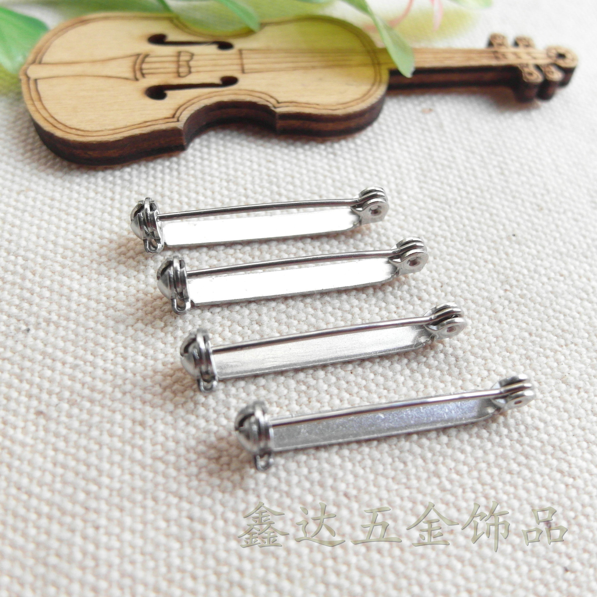 Safe brooch stainless steel