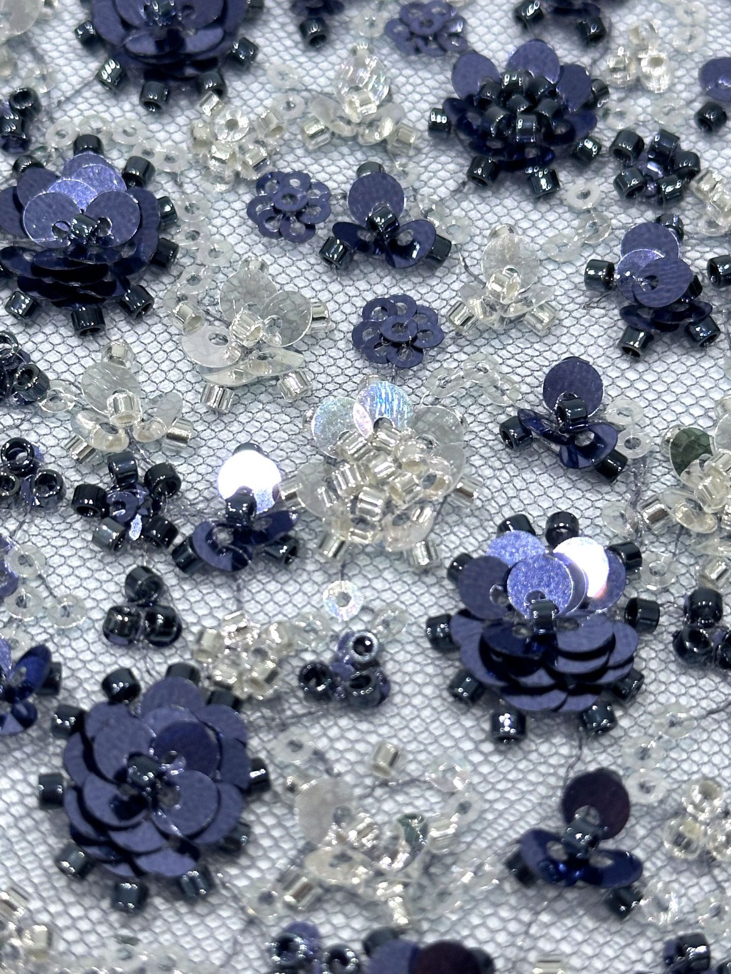 Fábrica de stock de doble color sequinilla pequeña flor de ciruela cuentas bordada tela de encaje vestido de boda moda sequinilla tela bordada
