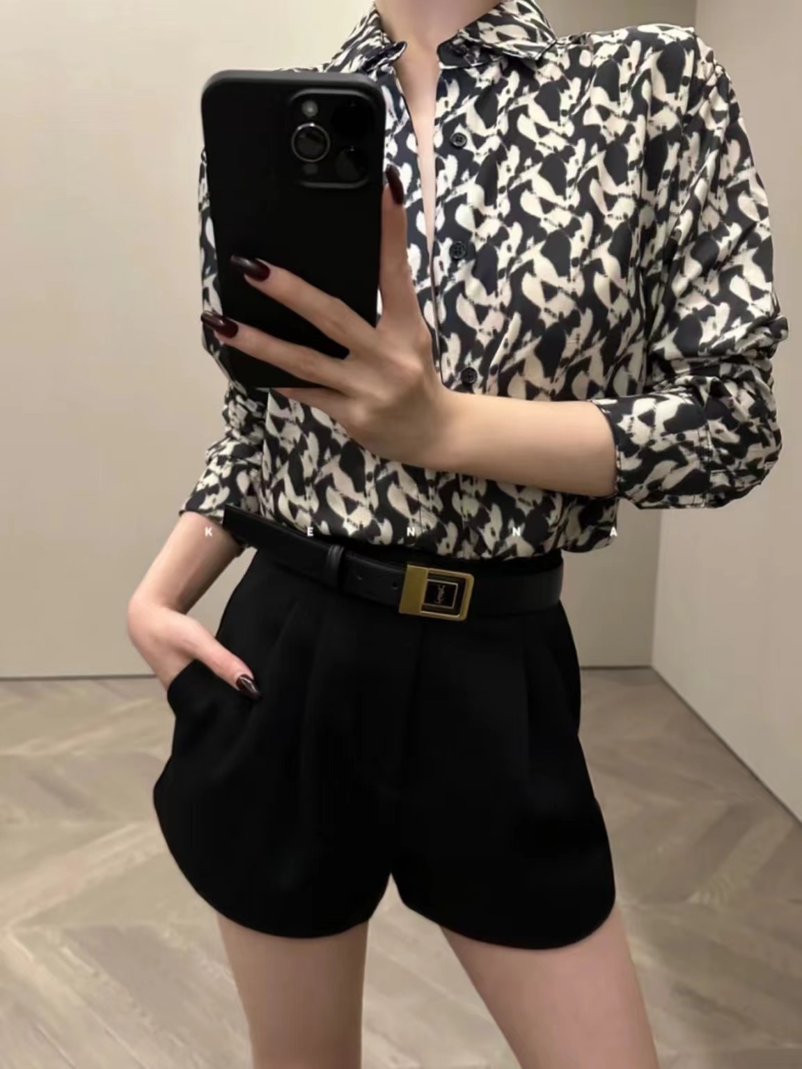 2024 otoño nuevo nicho de diseño novio camisa de estilo de mujer estilo de Hong Kong retro CHIC impresión de mujer camisa de manga larga