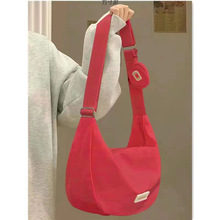 尼龙帆布包时尚潮春夏森系文艺饺子包大学生上课单肩斜挎包
