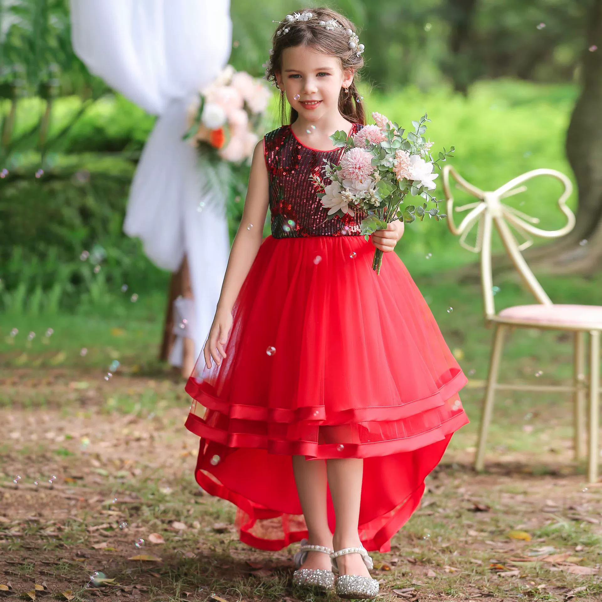 Small princess costume, nail sequins, piano, mannequin head, evening dress, wedding dress, tulle