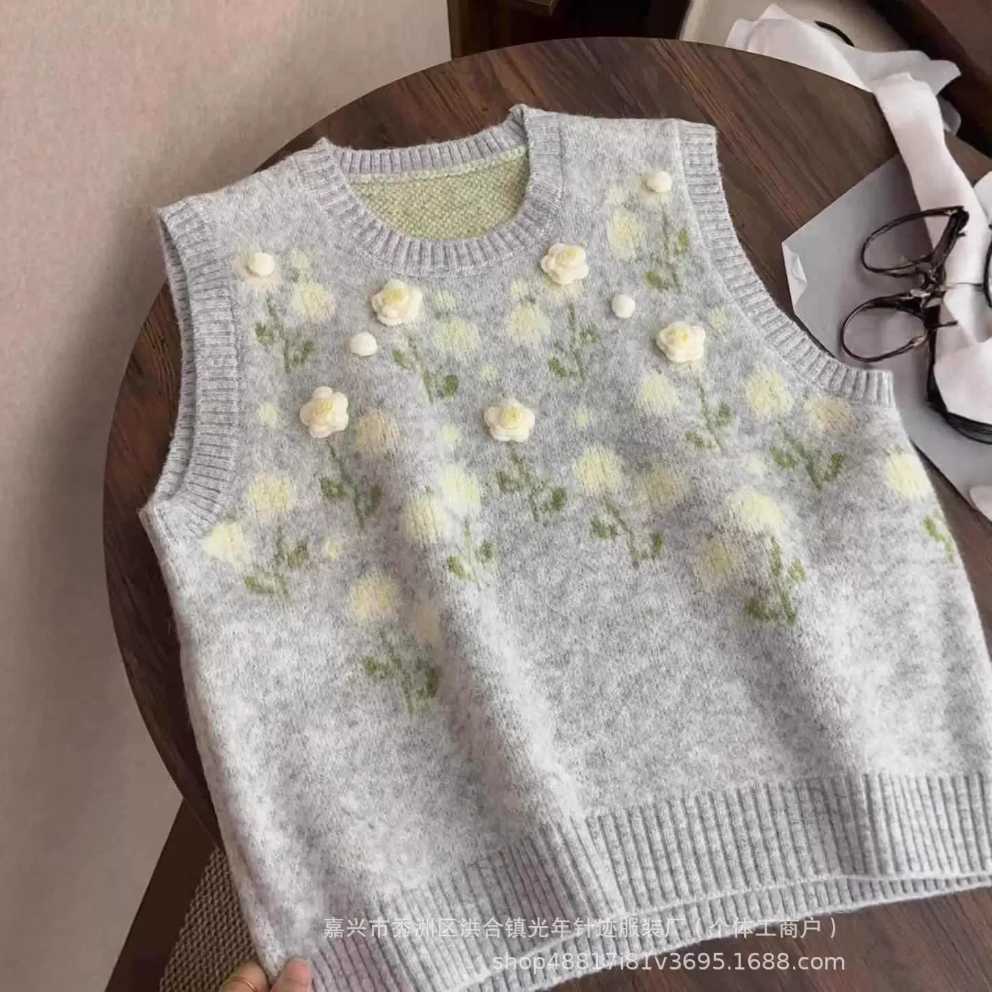 秋冬季新款韩系甜美立体花朵针织马甲宽松慵懒风时尚叠穿背心毛衣