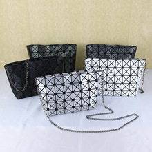 哑光磨砂折叠菱形折叠几何菱格单肩斜挎包百变女士拉丝链条小包包