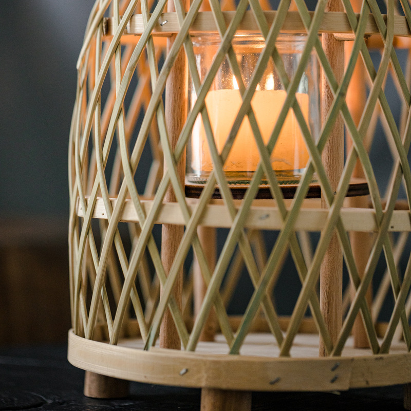 Personalizado creativo tejido de bambú tejido de ratán lámpara de viento candelabro colgante de piso adorno decoración habitación modelo B & B puede colgar linternas